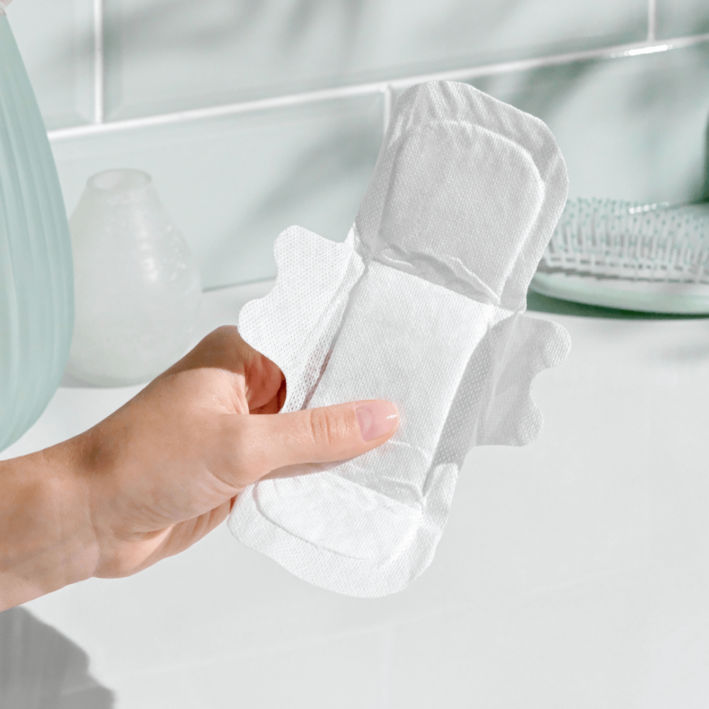 sanitary-pad-in-hand